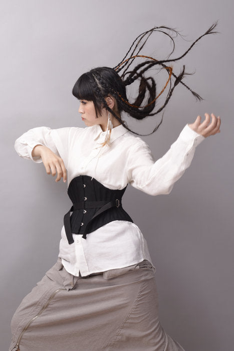 Fan-lacing corsets: corsetmakers — LiveJournal