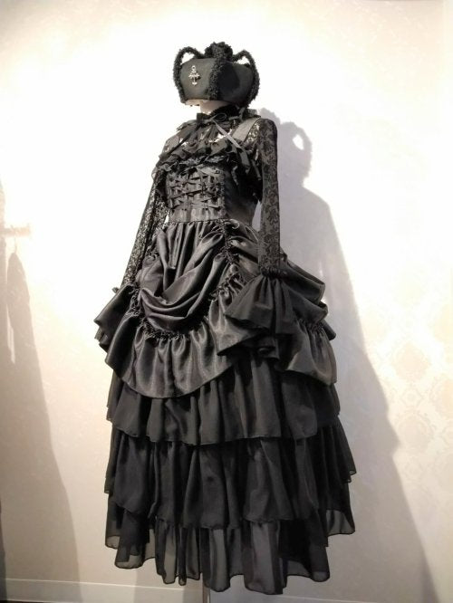 Long Bustle Lace Up JSK | ATELIER-PIERROT | Wunderwelt Fleur - Online  Boutique for Gothic & Lolita Fashion